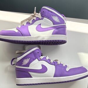 Jordan Kids high top Sneakers Purple and White